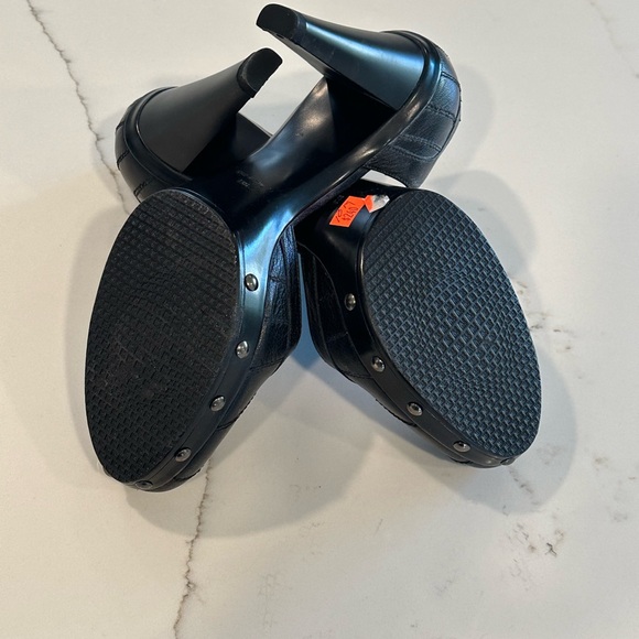 Stuart Weitzman Black Round Tow, Ankle Strap Heel, NWOT - Picture 8 of 10